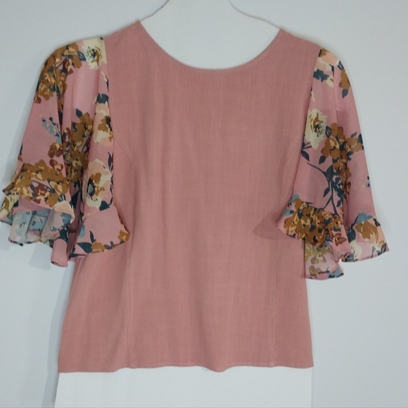 Umgee Tops - Umge USA   Floral Sleeve Pink Blouse S sz.